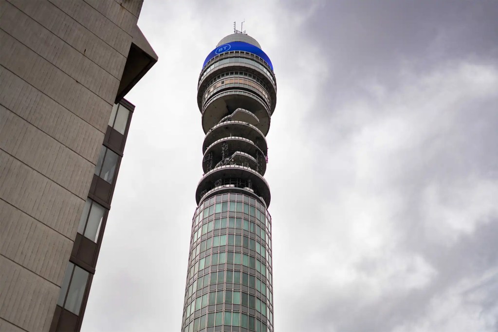 Roomy one bedroom apartment in Fitzrovia with separate sleeping and dining areas, including a table and chairs, at Stayprime Serviced Apartments, London