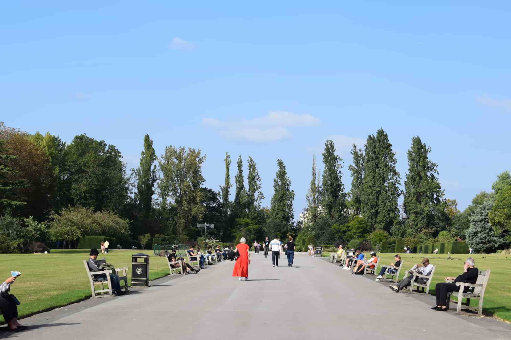 Regent’s Park near Marylebone in Central London with green open spaces close to serviced apartments and local cafés